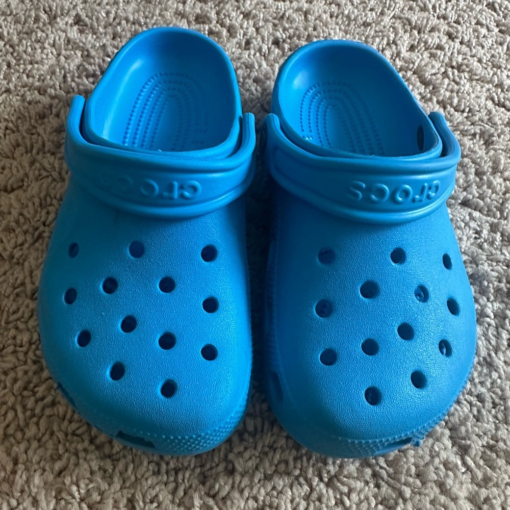 Crocs Big Kids Classic Clog - Blue size J2